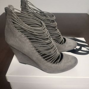 Nine West QueebBeeOL1 Strappy Wedge Shoe Grey Size 10